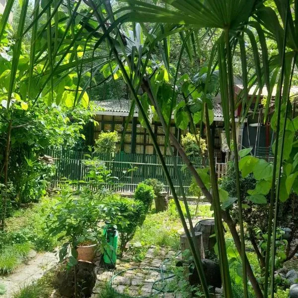 Gardens in Vake, Tbilisi، فندق في تبليسي