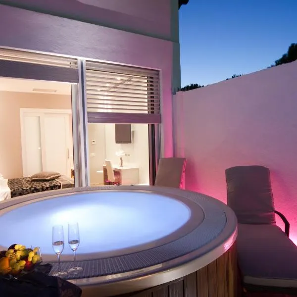Villaggio La Pescaccia, hotel v destinaci San Clemente