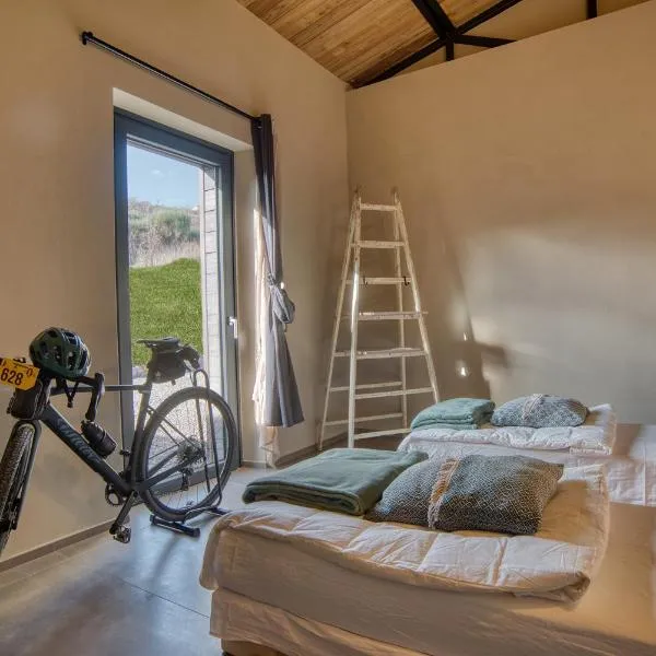 PaterMater b&b in South Tuscany Luna Room, hotel v destinaci CastellʼAzzara