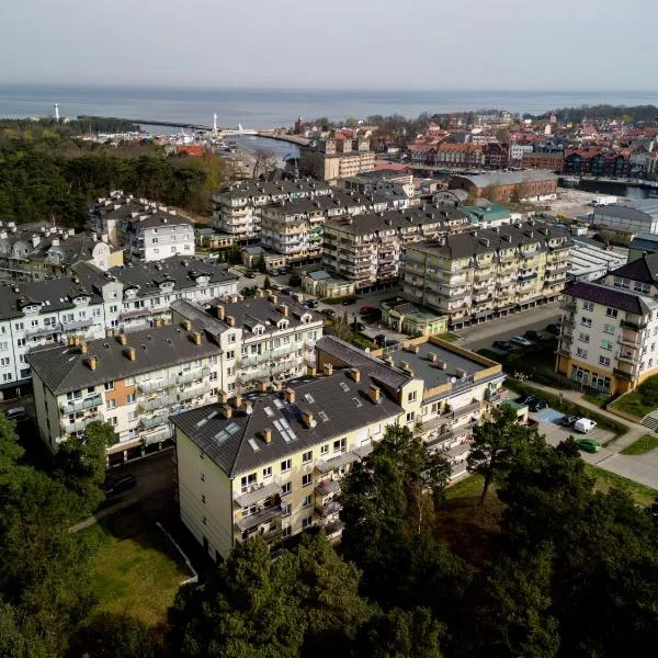 Apartamenty Bałtyckie - Na Wydmie - winda, bezpłatny parking, 100m od port, hotel in Starkowo