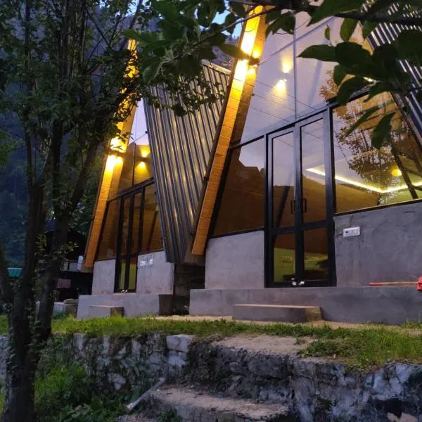 La Familia Kasol, hotel v destinaci Kasol