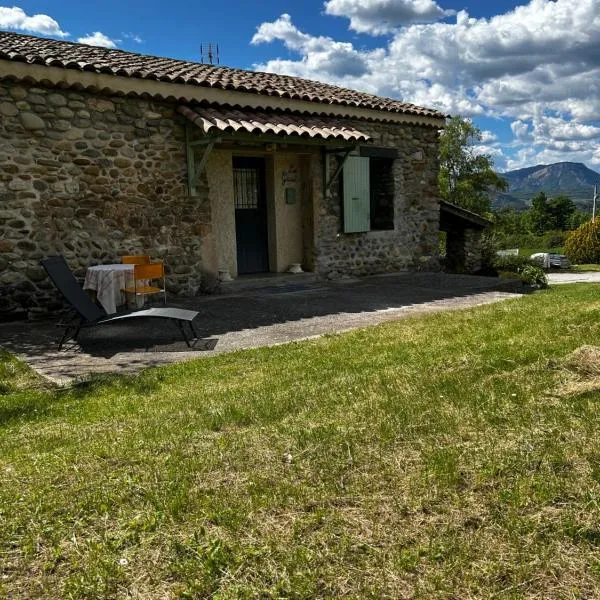 Le Gast, Vaumeilh, hotel in Montéglin