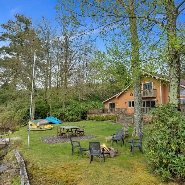 Lakefront Escape - Family Friendly Kayaks, hotel v destinaci Lake Ariel