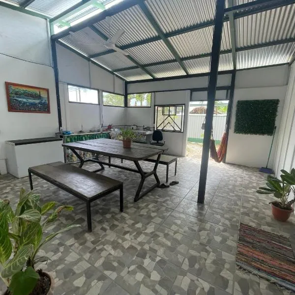 Jungle Container Escape, hotel v destinaci Golfito