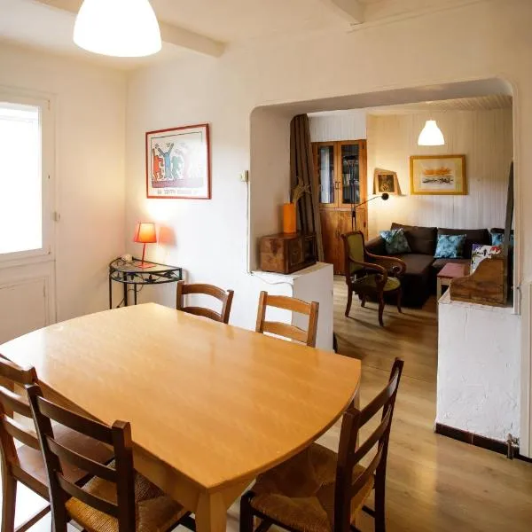 Gite rue Tranquille – hotel w mieście Padern