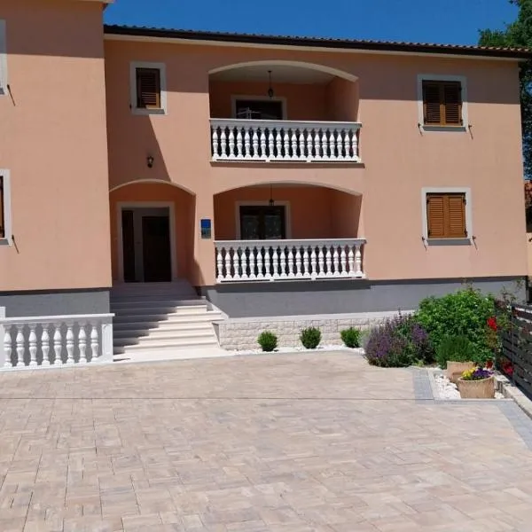 Apartmani Marica, hotel em Plomin