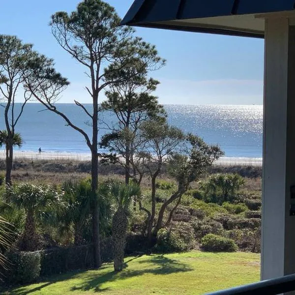 Beach Happy!-Nice ocean view Hilton Head Villa, hotel di Pulau Hilton Head