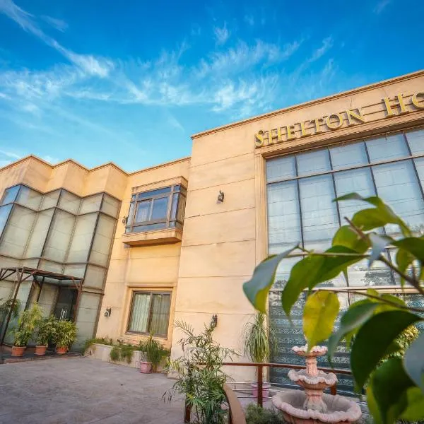 Shelton House Peshawar, отель в городе University Town