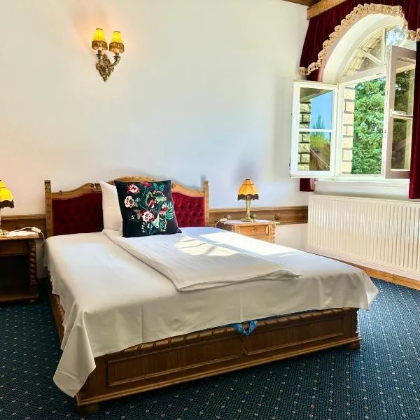 Éllő Residence, hotel v destinácii Veszprém