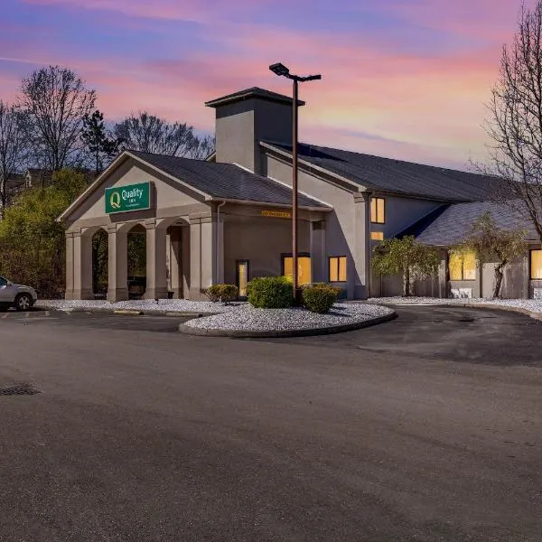 Quality Inn Austintown-Youngstown West, hotel Youngstownban