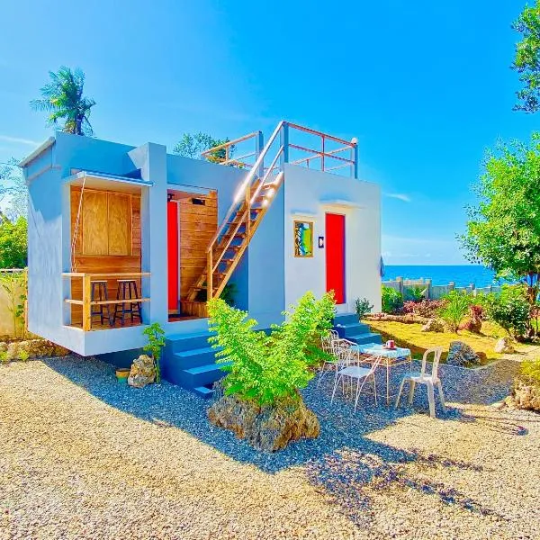 Tiny Beach House in Camotes Island-Seafront Room, hotel sa Esperanza