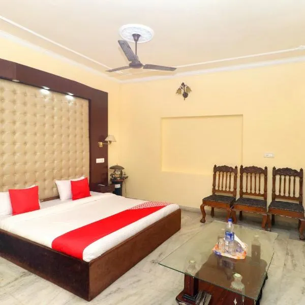 OYO Hotel Simran, отель в городе Kūrāli