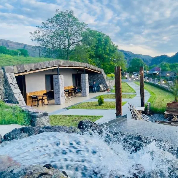 Hotel Hobbiton near Vardzia Caves, hotel v destinaci T'mogvi