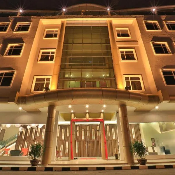 Supreme Hotel, hotel i Kampong Lereh