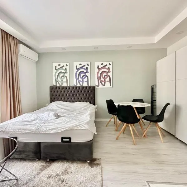 Single Room A403 StayInn by Cosmopolis, hotel in Ştefăneştii de Jos