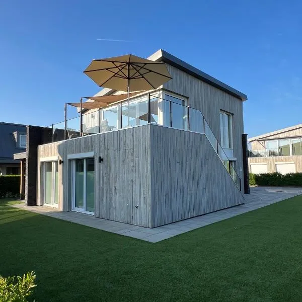 Villa Maroma Mistral luxueus verblijf voor zakelijk en privé met gratis 4 E-bikes, hotel en Kamperland