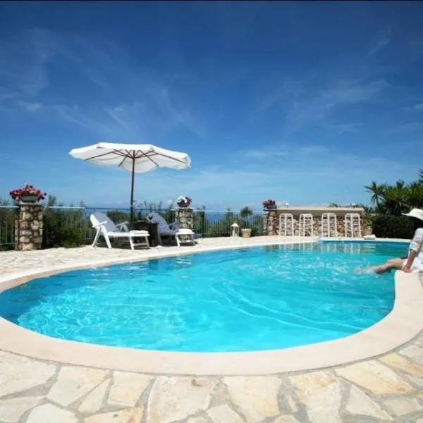 Villa Elenia، فندق في تسوكالادهيز