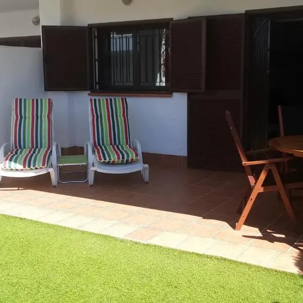 Casa ARCO IRIS avec Jardin et Terrasse - piscine et jacuzzi partagés - by Cathy Ducoin, hotel in Pulpí