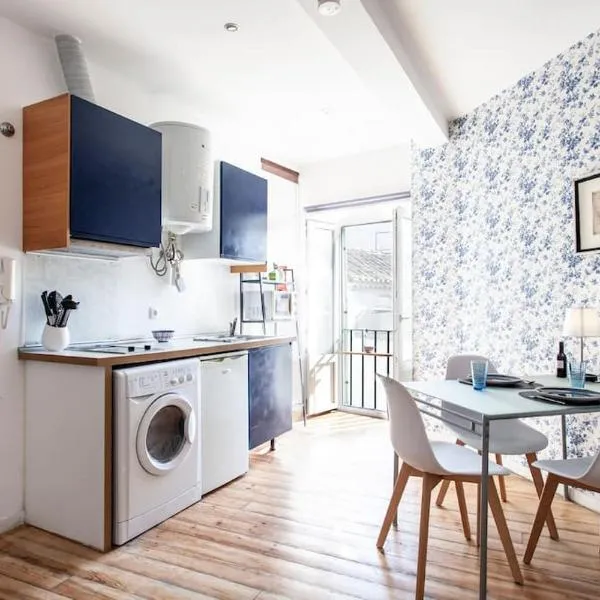 Alfama III - French balcony and smart check-in