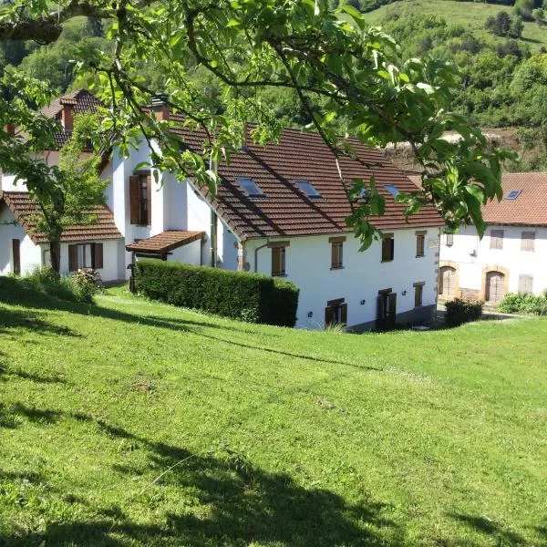 Hotel Rural Aribe Irati, hotel in Garralda