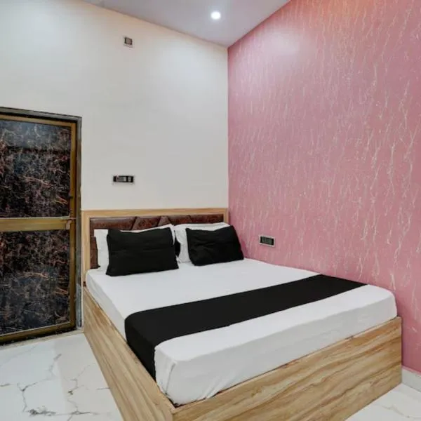 Vrrinda Residency varanasi - Wonderfull Stay with Family, hotel em Chunār