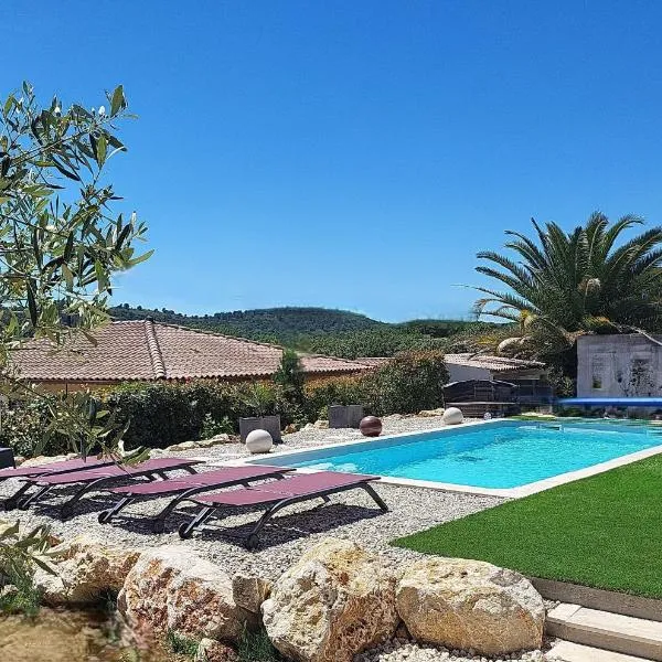 "Le petit Valadas" à 7km d'UZES, ξενοδοχείο σε Serviers-et-Labaume