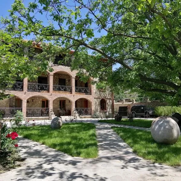 Château Fort de Manavi, Boutique Hotel, hotel v destinaci Manavi