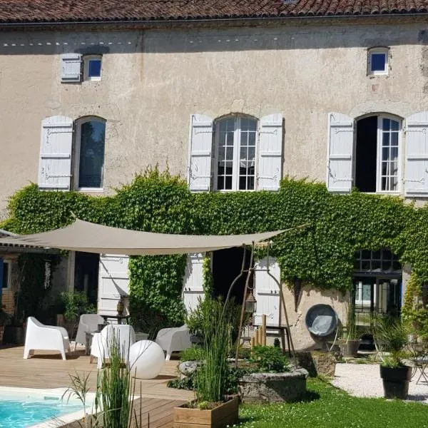 La maison Malabar, ξενοδοχείο σε Villefranche-du-Queyran