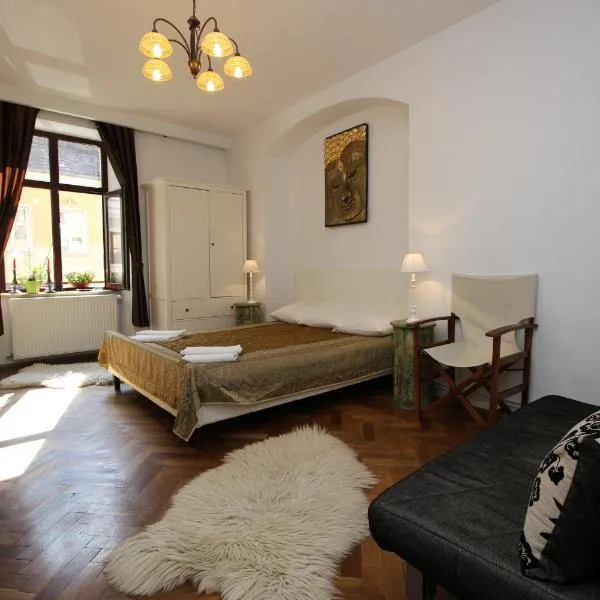 Versus Art Studio, hotel in Braşov