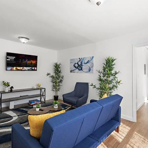 Comfy Cozy retreat - NYC & NWK w free parking, hotel i Bayonne