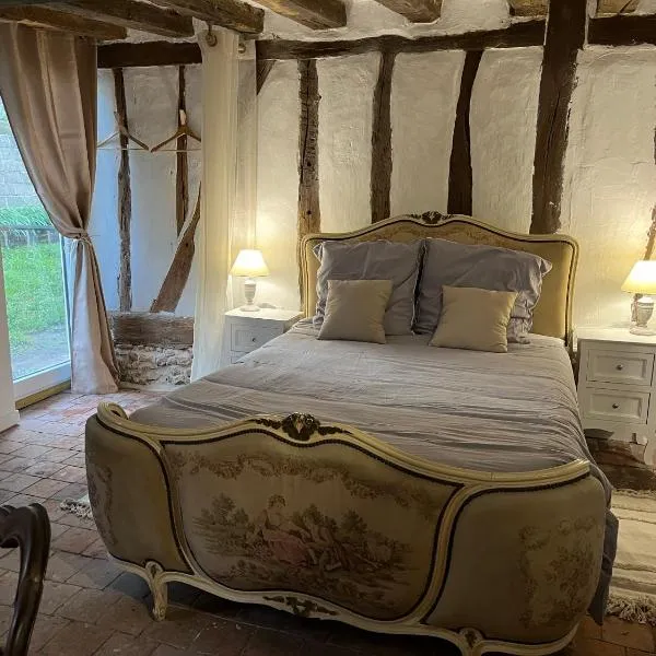 Le Grand Faubourg les Gîtes Ecurie et La Faïencerie, hotel v destinaci Lorris