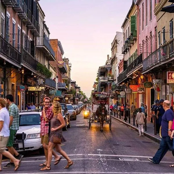 Downtown Nola 2bd 2bth Condo, hotel in New Orleans