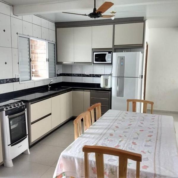 Casa com piscina e ar condicionado condicionado