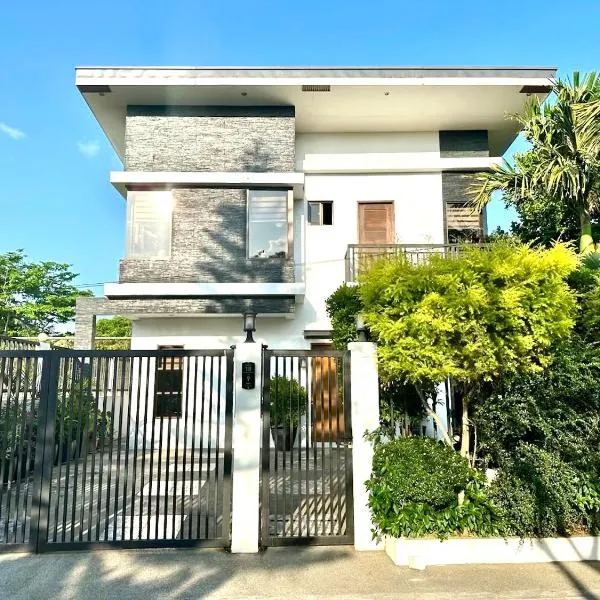 Bella Homes 6BR 4Bath near Rotunda, hotel in Tagaytay