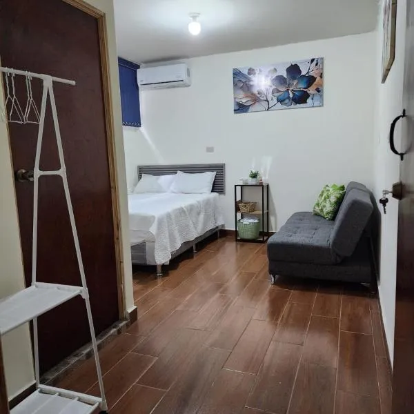 GYWEL1214 3, hotel in San Salvador
