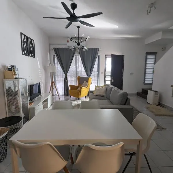 Halaman Homestay, Bandar Mahkota Banting, hotel v destinaci Banting