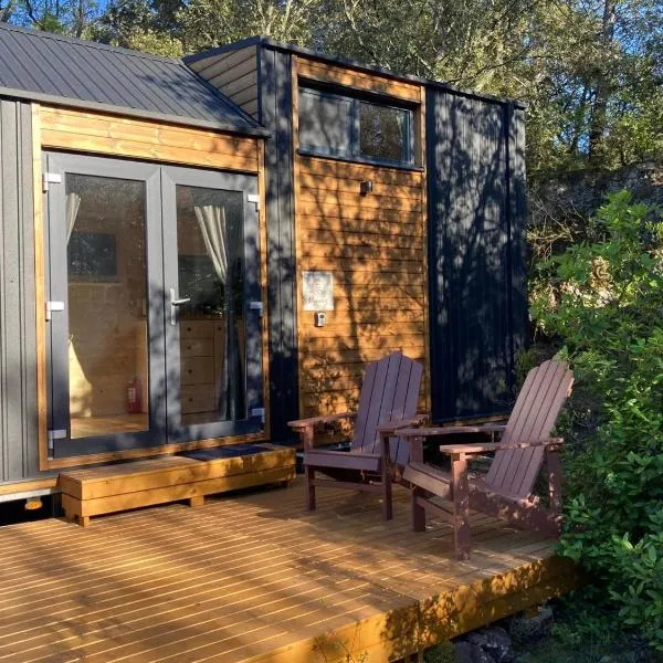 Roque Rouge Cottage by Tiny Away, hotel em Bédarieux