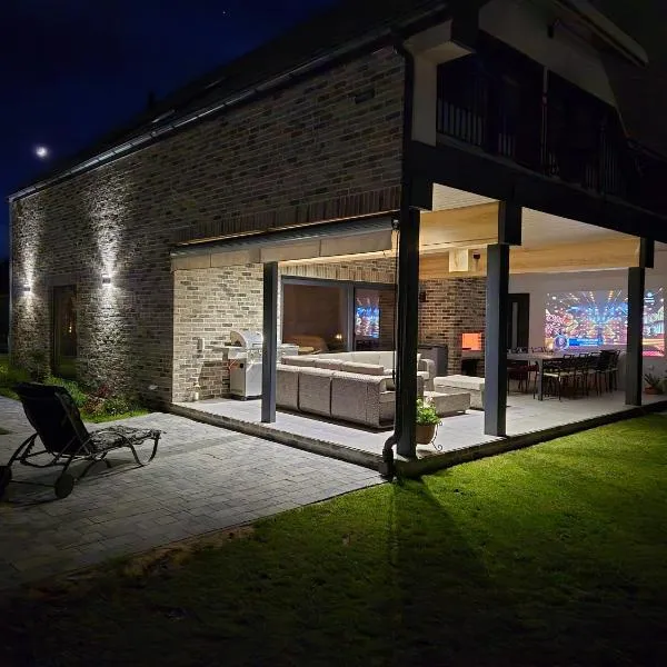 Willa nad Jagodnym, hotel en Kozin