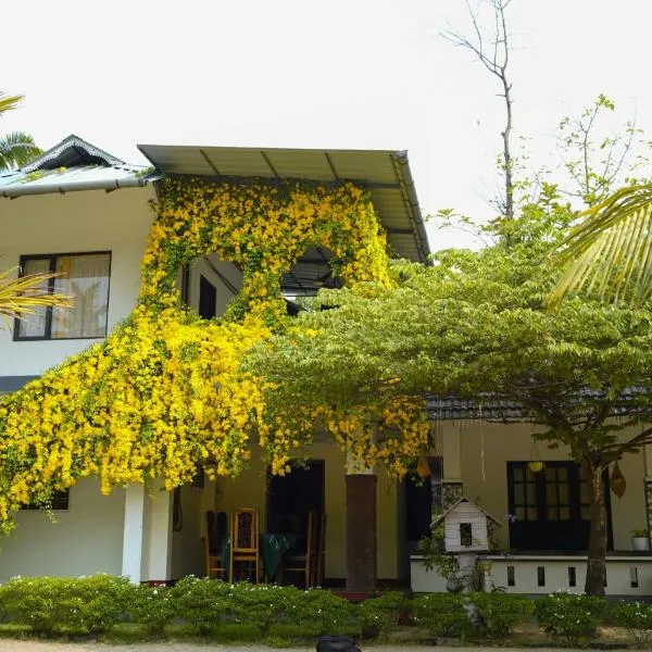 Marari Blue Waves, hotel in Mararikulam