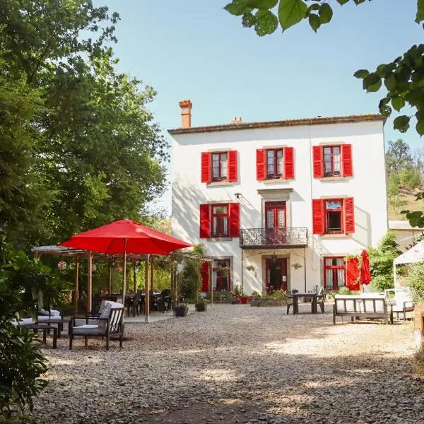 Domaine des Lilas – hotel w mieście Saint-Germain-Lembron