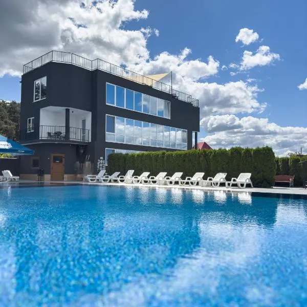 Avalon Hotel&Pool, hotel in Zolochiv