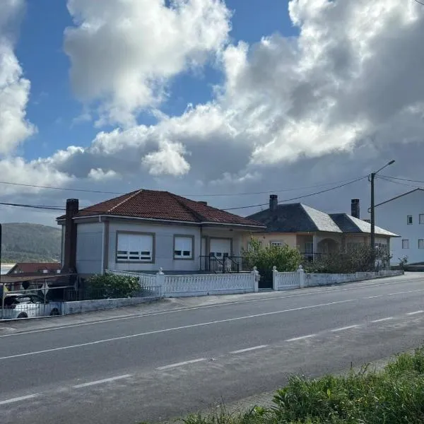 CASA DE LA NIÑA,Chalet familiar con gran terraza – hotel w mieście Fisterra