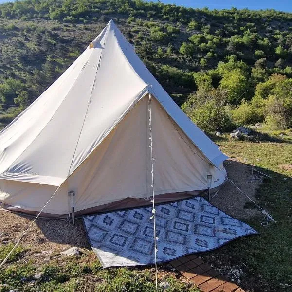 Tente Lodge type Tipi à 1H de Nice VOIE LACTEE, hotel v destinaci Bézaudun-les-Alpes