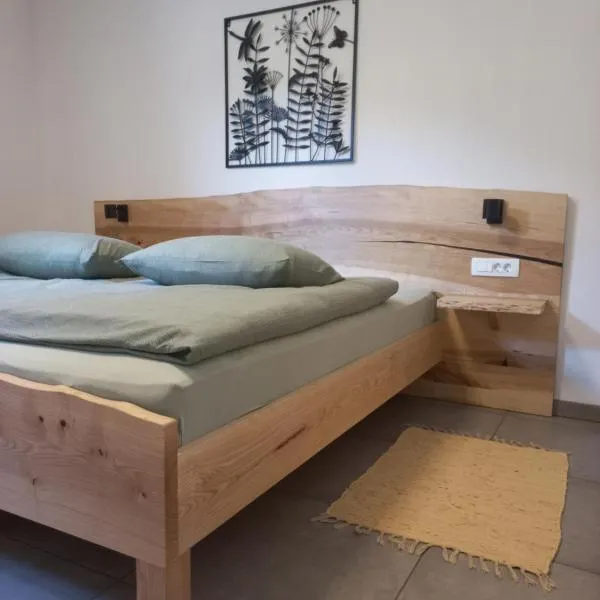 Hiša za Gradom, hotel in Kobarid