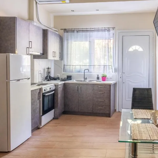 Γκαρσονιέρα 2 δίπλα στη θάλασσα!, hotel en Antikyra