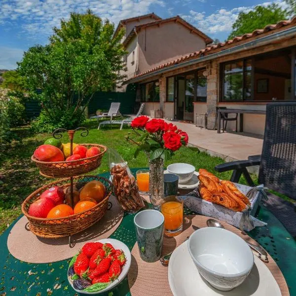 City Gîte AFFRESCO - Cordes sur Ciel，謝河畔科爾德的飯店