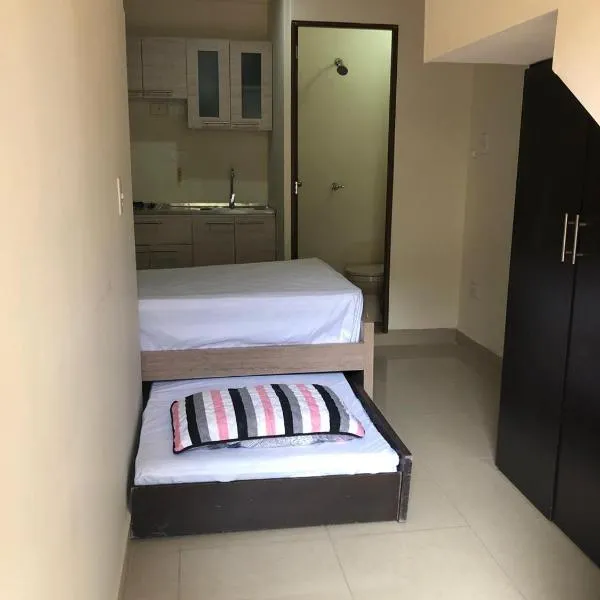 Apartaestudio cerca al Centro Comercial Fabricato, hotel v destinaci Bello