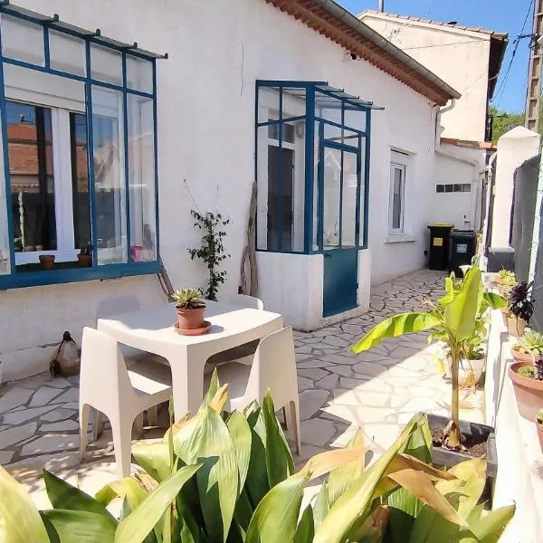 Charmante Maison T2 de plein pied avec extérieur calme aux Arènes, Hotel in Béziers