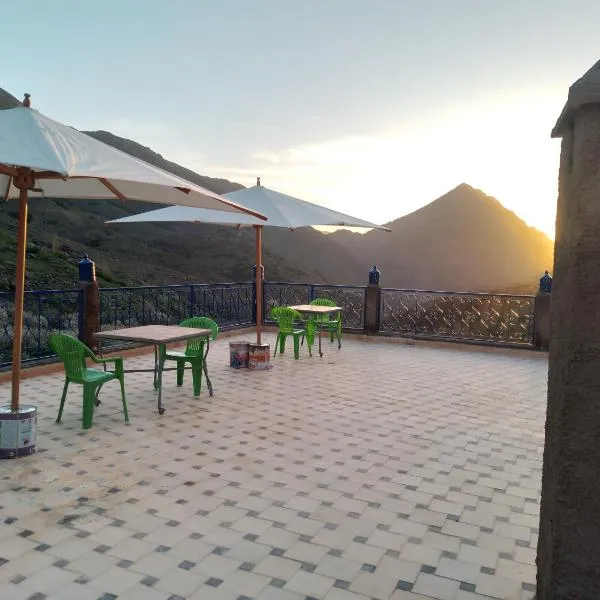Riad Dar Amgdoule Tacheddirt, Hotel in Tacheddirt