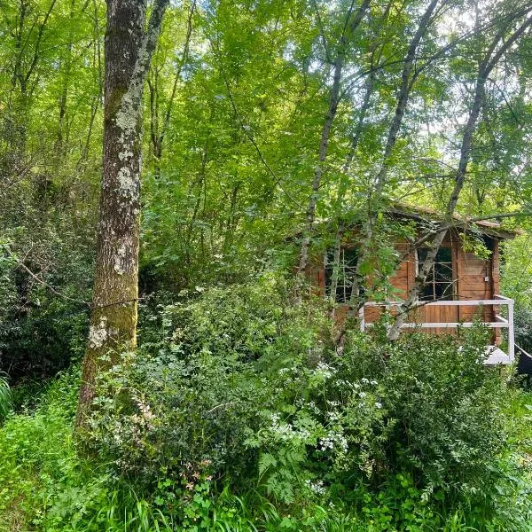Cabane dans les bois, hotel v destinaci Sumène